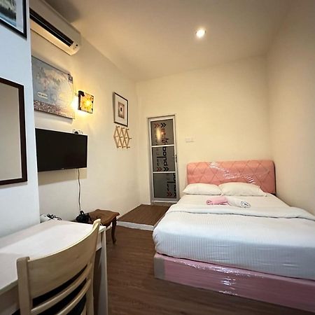 The Explorers Guesthouse And Hostel Kuala Lumpur Exterior foto